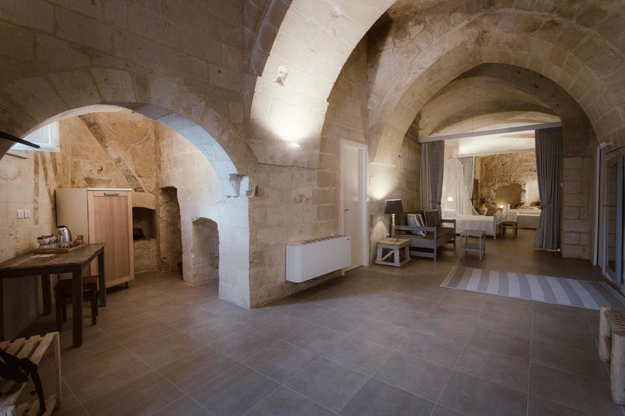 Classic Family Room,1565553772:JPEG