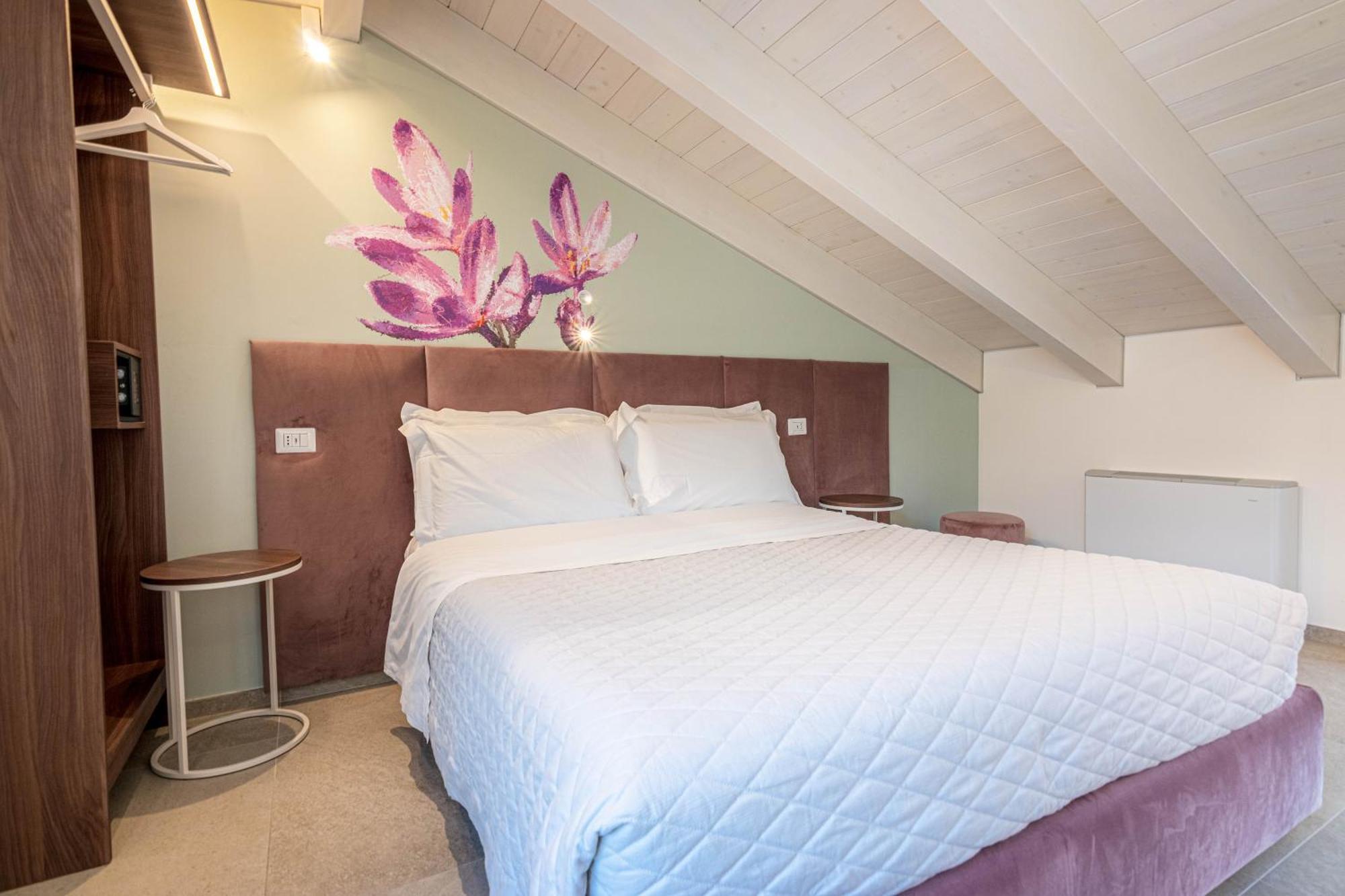 Double Room,1611369814:JPEG