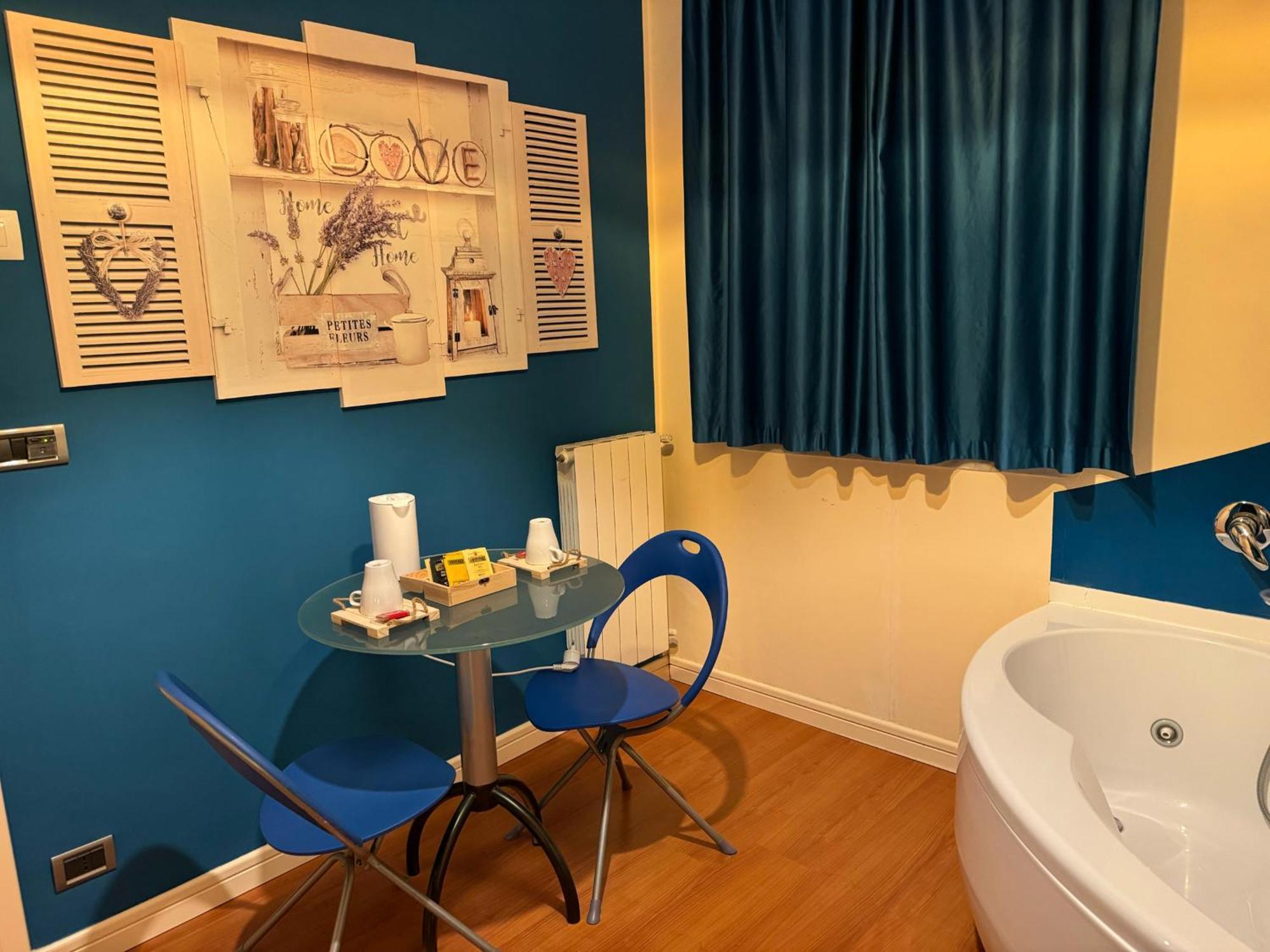 Deluxe Suite Spa Bath