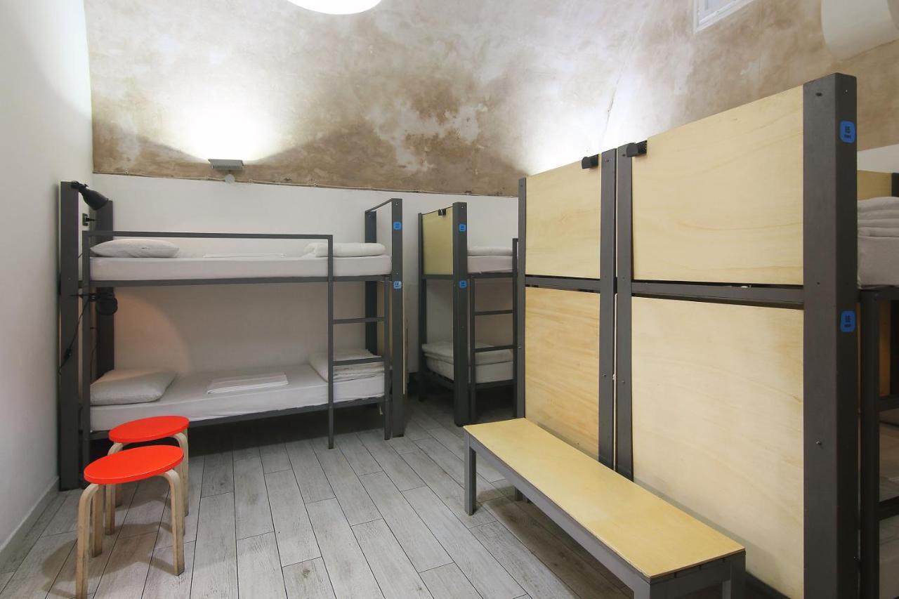 Posto Letto in Dormitorio Misto