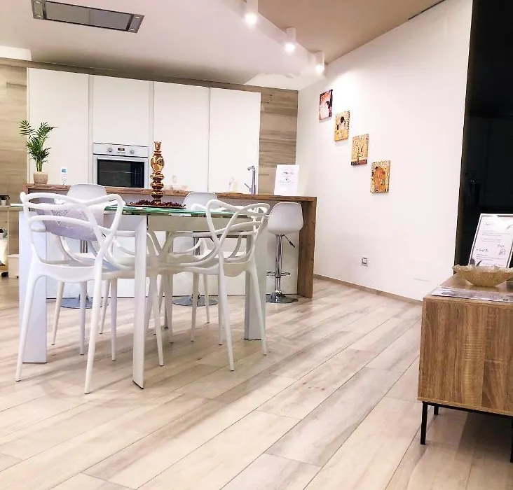 •°La Dimora Di Klimt°• Luxury Apartment In Centro-1