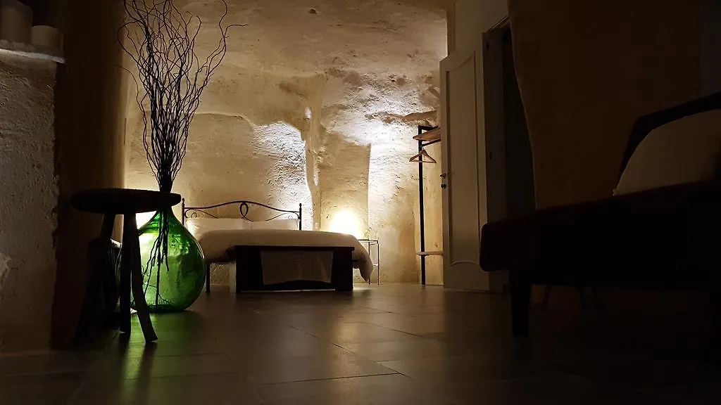 Il Vialetto Nei Sassi-1