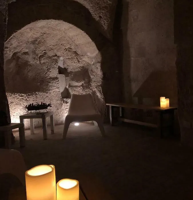 Gli Ipogei Nel Cuore Di Matera-1
