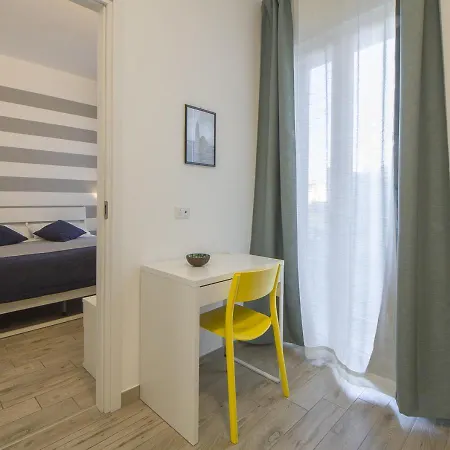 Appartamento con 2 camere e 2 bagni in centro con parcheggio-3