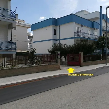 Le Dimore nel Cortile con patio e parcheggio privato-3