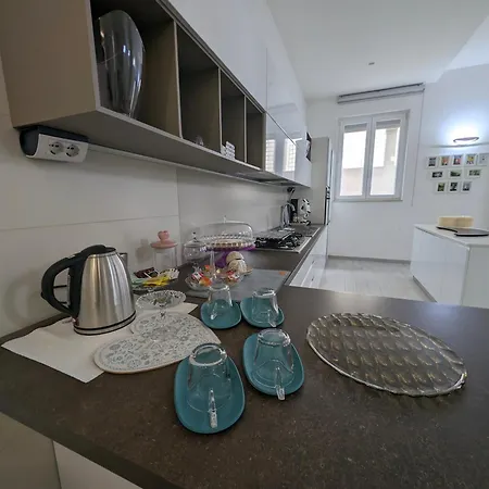 Golden Suite Apartments-3
