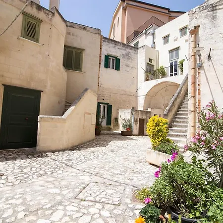 Il Vialetto Nei Sassi 2-3